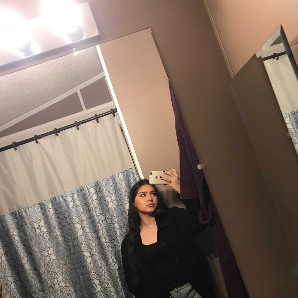 Meet your Posher, Virginia